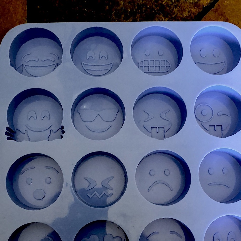SOAP MOLD emojis - Picture 3 of 6